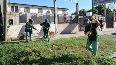 Realizaron operativos de saneamiento en las calles de Villa Luzuriaga