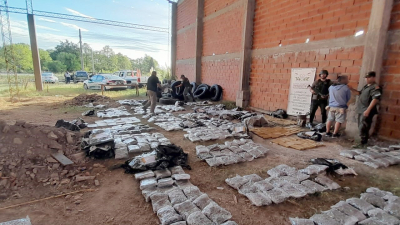 Desbaratan parte de una organización narcocriminal y secuestran 786 kilos de marihuana
