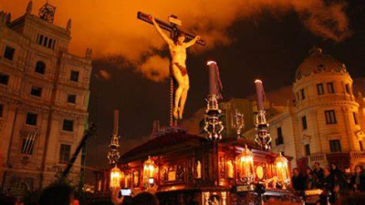 El "boom" de las fiestas populares, Semana Santa turística y el positivo impacto económico