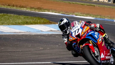 SuperBike Argentino: un toque privó a Salom del triunfo en la categoría Pro