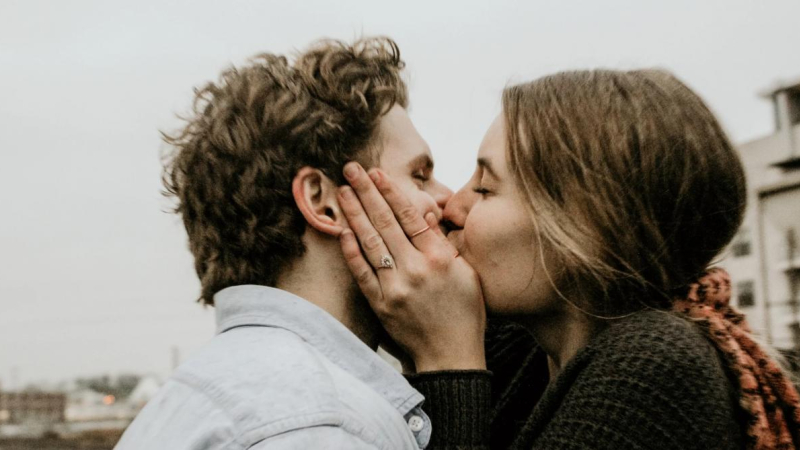¿Por qué el 13 de abril se celebra el Día Internacional del Beso?