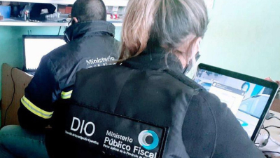 Lo investigaban por abuso sexual infantil y murió al arrojarse del balcón