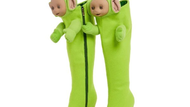 Un diseñador británico lanzó unas botas inspiradas en los Teletubbies que cuestan más de 200 euros