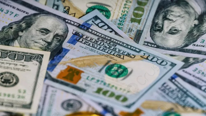 Tensión cambiaria: el blue retrocedió $21 y cayó a $474