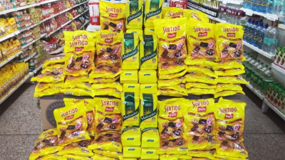 Los vaivenes diarios del dólar limitan la venta de aceites, yerbas y harinas