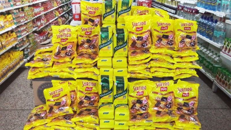 Los vaivenes diarios del dólar limitan la venta de aceites, yerbas y harinas