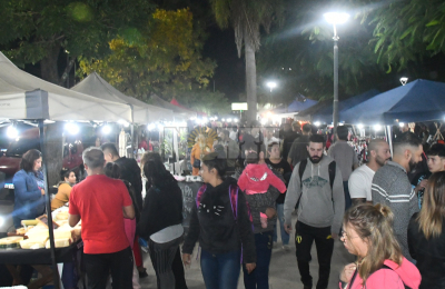 La gente disfrutó del aire libre en un domingo ideal para pasear