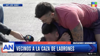 Atraparon a un ladrón en medio de un móvil televisivo y el periodista lo entrevistó