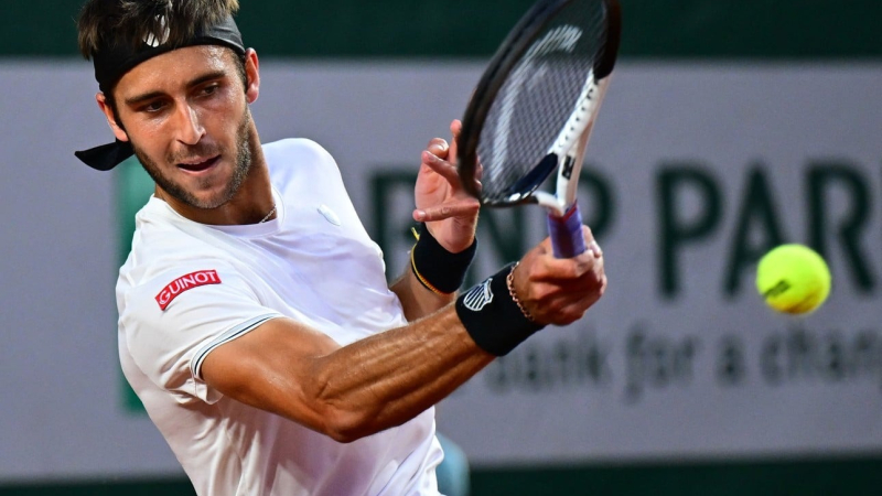 Etcheverry histórico: se metió en los cuartos de Roland Garros