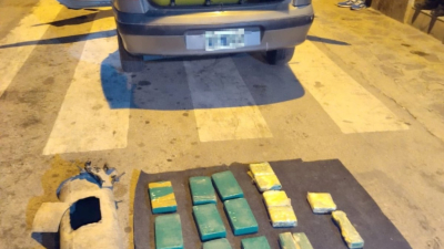 Ocultaban más de 12 kilos de cocaína en el caño de escape
