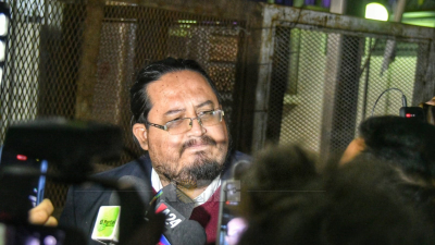 "Por diferencias irreconciliables", renunció el abogado de César Sena, Fabiana González y Gustavo Obregón