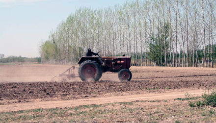trabajador-rural-infocampo-1.jpg