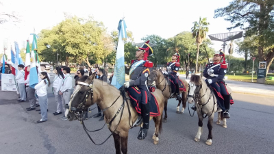 Los Granaderos en el acto central de Resistencia