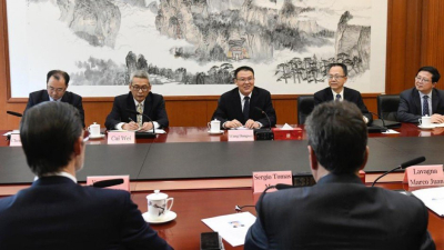 China amenaza al FMI con hacerse cargo de la deuda Argentina si no negocia