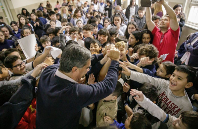 El gobernador inauguró las obras de refacción en escuelas de Sáenz Peña