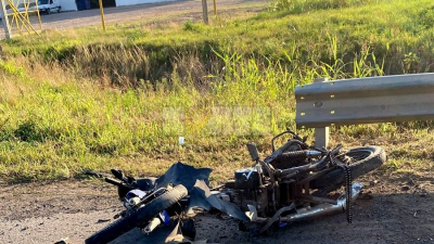 Choque en cercanías de Tirol entre camioneta y moto: fallecieron dos personas