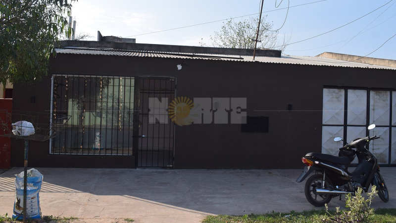 Varios jóvenes robaron una tienda de ropas en Sáenz Peña