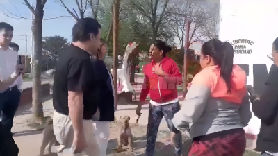 "Soy libre para andar en mi Patria como quiera": el tenso paso de Bullrich por el barrio Emerenciano