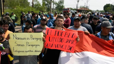 Empresarios y paseros paraguayos enfrentados por el contrabando