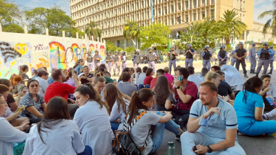 Insólito: les reducirán el salario después de haberse especializado