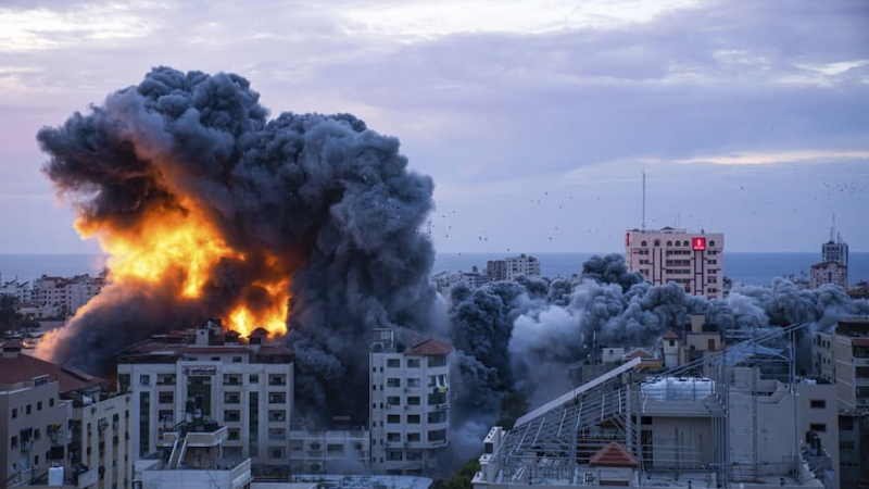 Aumenta a 300 la cifra de muertos y hay más de mil heridos tras la ofensiva de Hamas