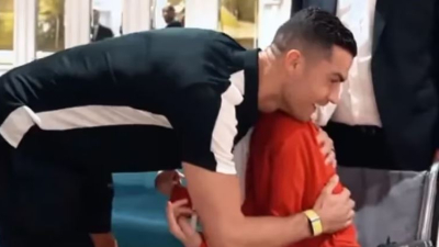 Condenan a 99 latigazos a Cristiano Ronaldo por abrazar a la artista iraní Fatemeh Hamami