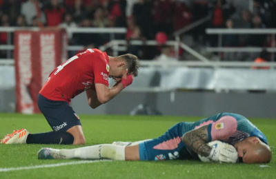 Independiente no pudo con el descendido Arsenal y dejó que el "Millonario" se escape