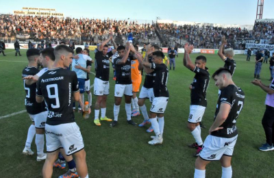 For Ever ya rescindió con 10 jugadores antes del regreso