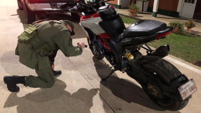 Trasladaba a Buenos Aires una Ducati sin papeles