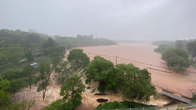 Por las lluvias se desbordó un lago en el norte de Paraguay