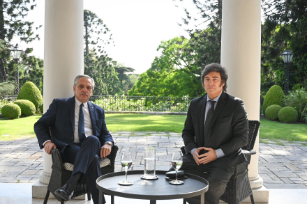 21-11-2023_el_presidente_alberto_fernandez_se.jpg