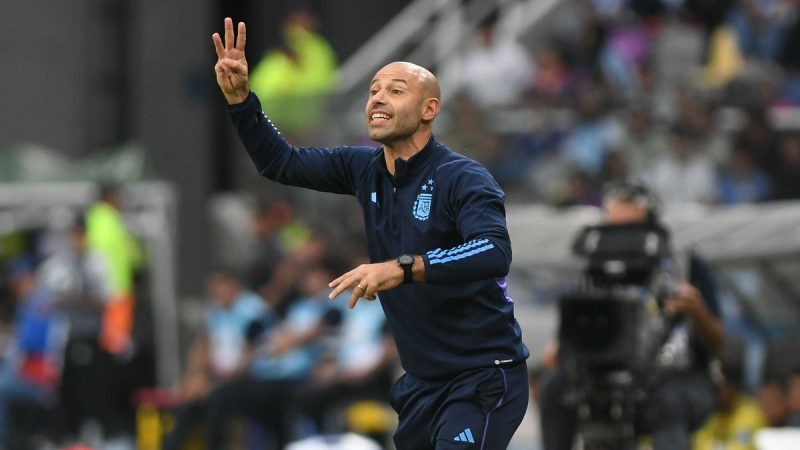 Mascherano convocó a 24 futbolistas para el Preolímpico