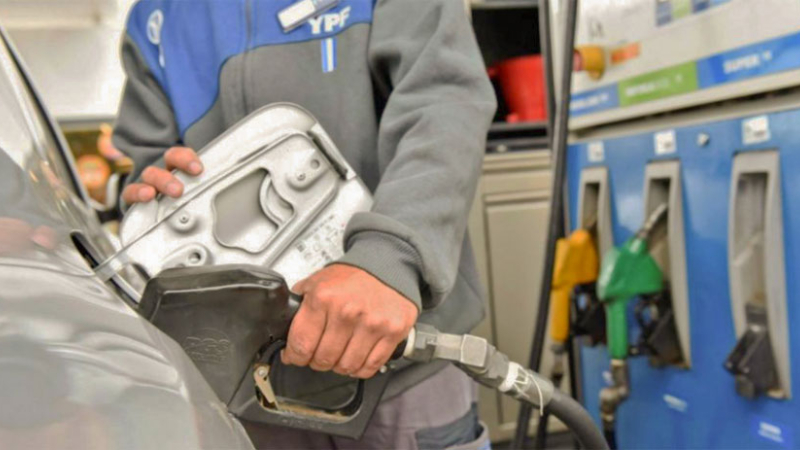 Avalan la decisión de establecer como servicio esencial la venta de combustibles
