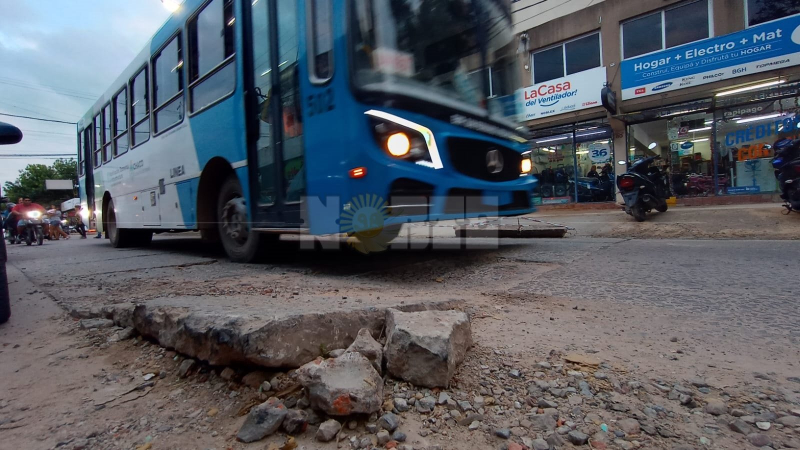 Se empieza a evidenciar el deterioro de calles por donde pasan colectivos