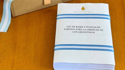 El Gobierno envió al Congreso una ley ómnibus de 664 artículos que busca una profunda reforma del Estado