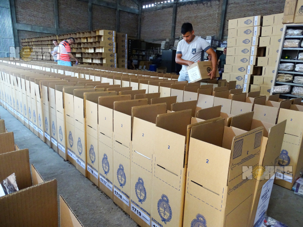Preparan urnas para las elecciones. 16-10-23. Fabián Maldonado/NORTE