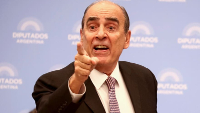 Fuertes cruces entre libertarios y kirchneristas: la salida abrupta de Francos y las reformas electorales en duda