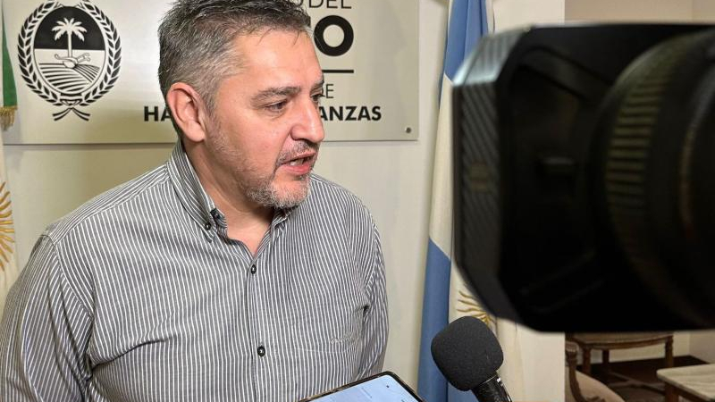Analizan alternativas de incremento de haberes a estatales