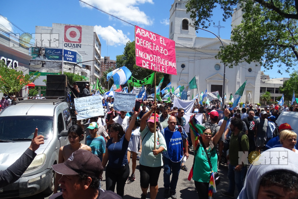 Registro fotográfico del paro nacional, acto y movilización en Resistencia