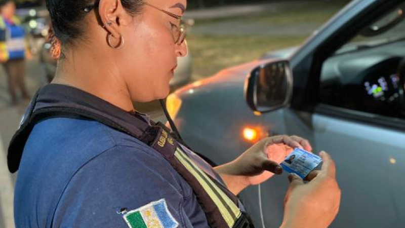 La policía labró actas por alcoholemia positiva a 37 conductores
