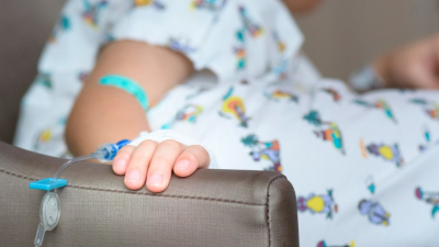El gobierno cerró el organismo que brinda medicamentos a niños con cáncer