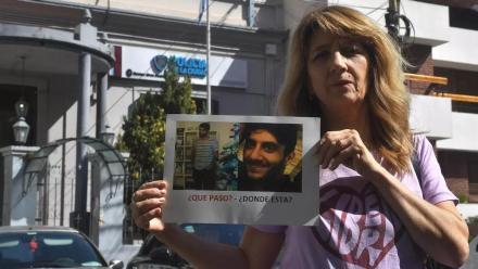 Vardush Rosita Datyvian, mamá del policía de la Ciudad desaparecido hace cinco años, Arshak Karhanyan.jpg