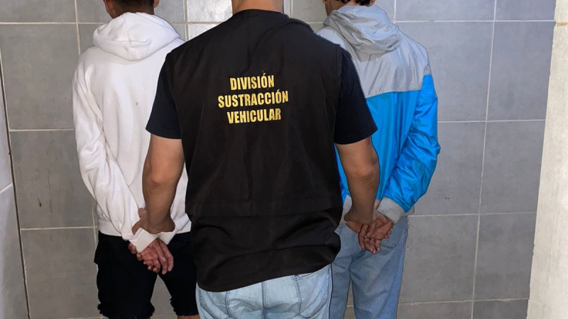 Detuvieron a tres jóvenes y secuestraron un arma de fuego en operativos nocturnos