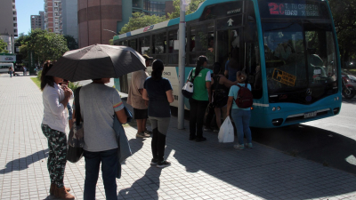 Finalmente, no habrá paro de colectivos este martes