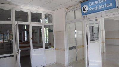 Grave ataque a una médica del hospital 4 de Junio: le fracturaron una pierna