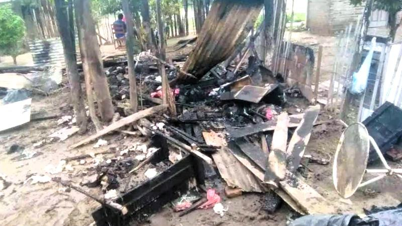 Familia quitilipense perdió todo tras el incendio de su vivienda