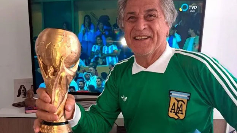 Fillol recuperó la medalla de campeón del mundo que le habían robado