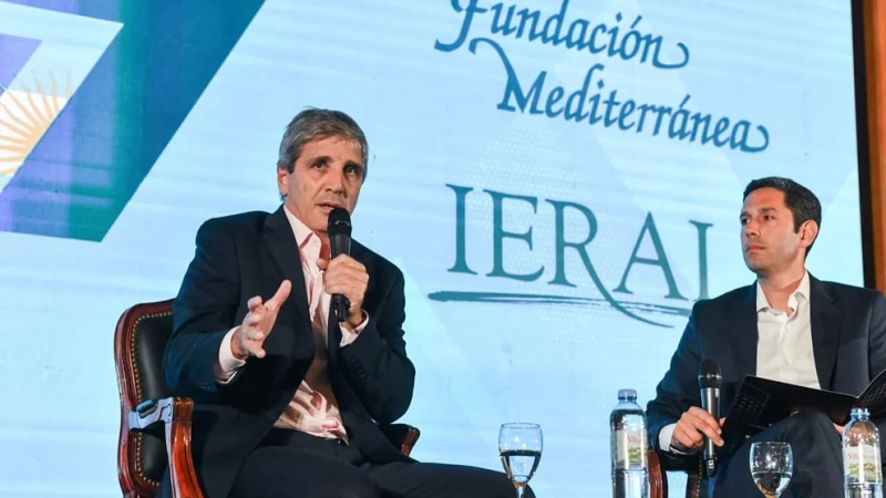 Luis Caputo defendió el precio del dólar y descartó una nueva devaluación: "No esperen el cimbronazo"