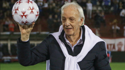 Menotti, un grande que homenajeó al viejo y querido fútbol argentino