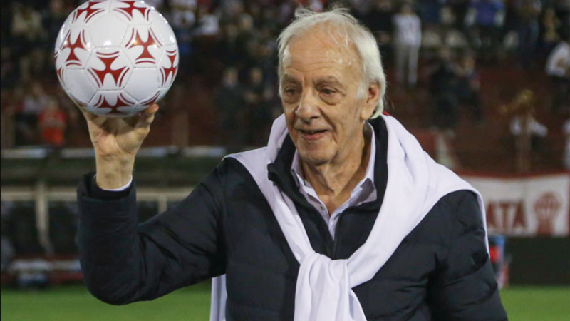 Menotti, un grande que homenajeó al viejo y querido fútbol argentino